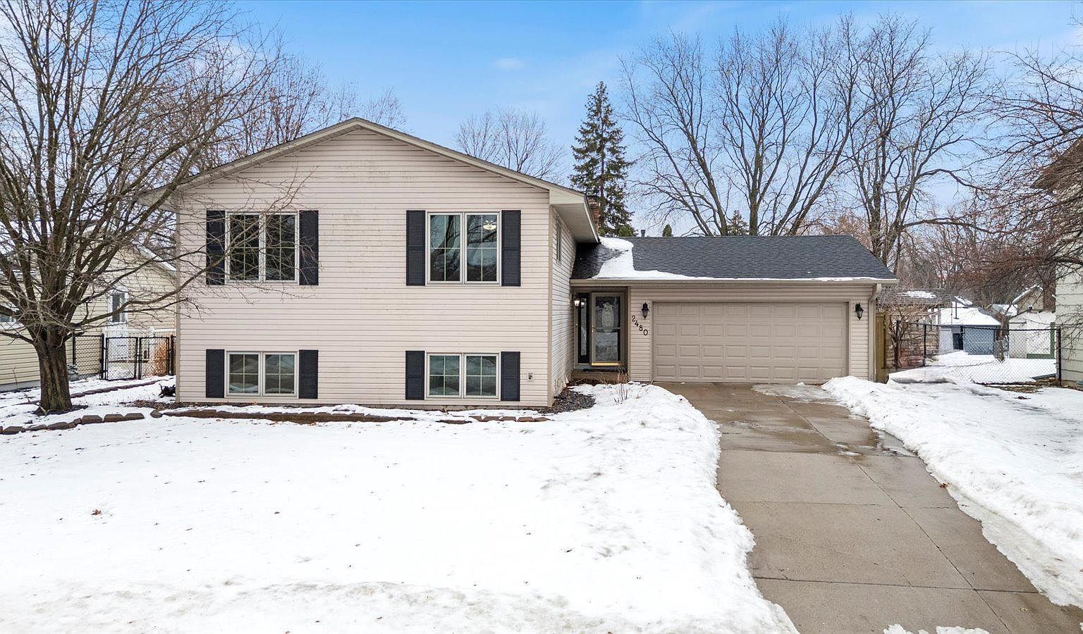 2480 Shryer Ave E North Saint Paul, MN 55109 - Thumbnail 2