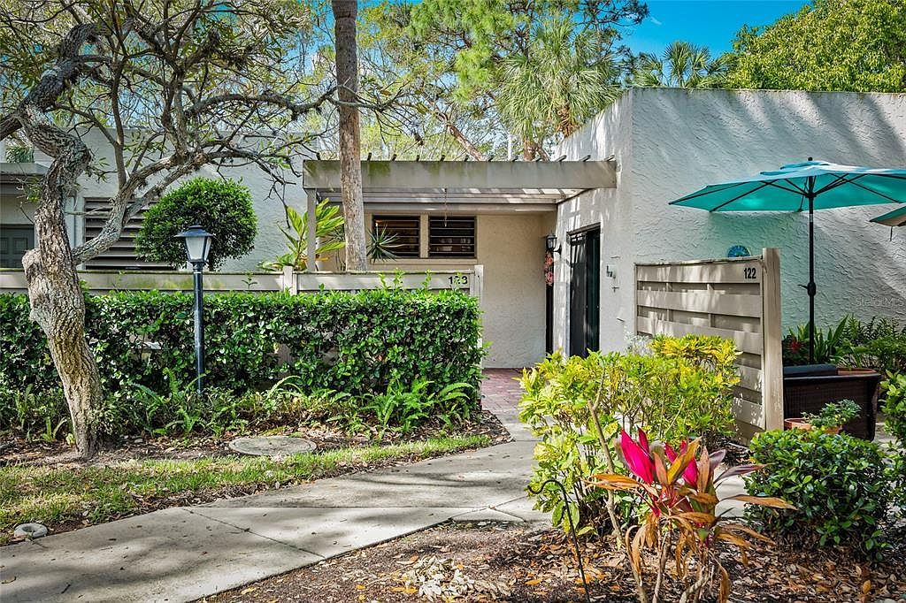 123 Pinehurst Dr Bradenton, FL 34210 - Thumbnail 2