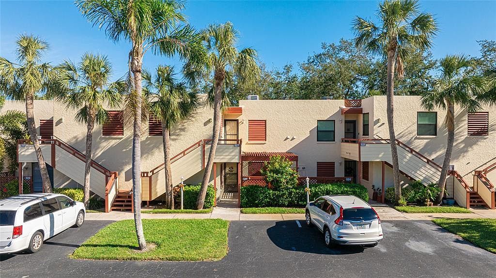 527 Spring Lakes Blvd Bradenton, FL 34210 - Thumbnail 2