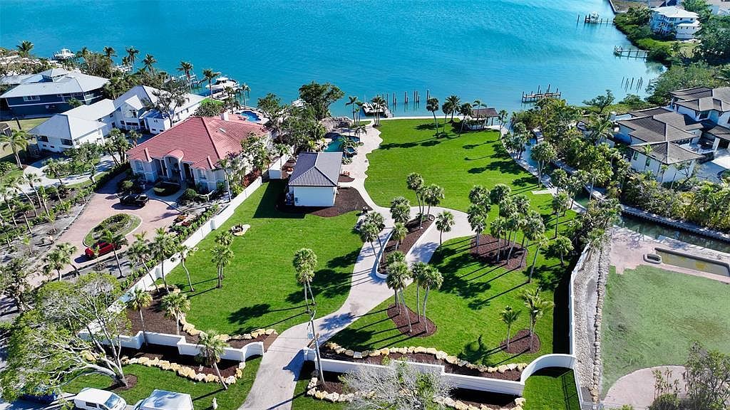 684 Freeling Dr Sarasota, FL 34242 - Thumbnail 2