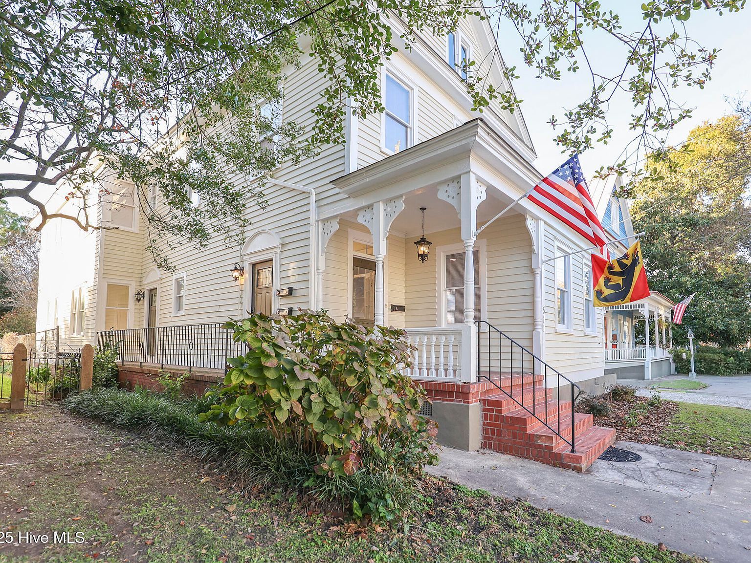 511 Middle St New Bern, NC 28560 - Thumbnail 2