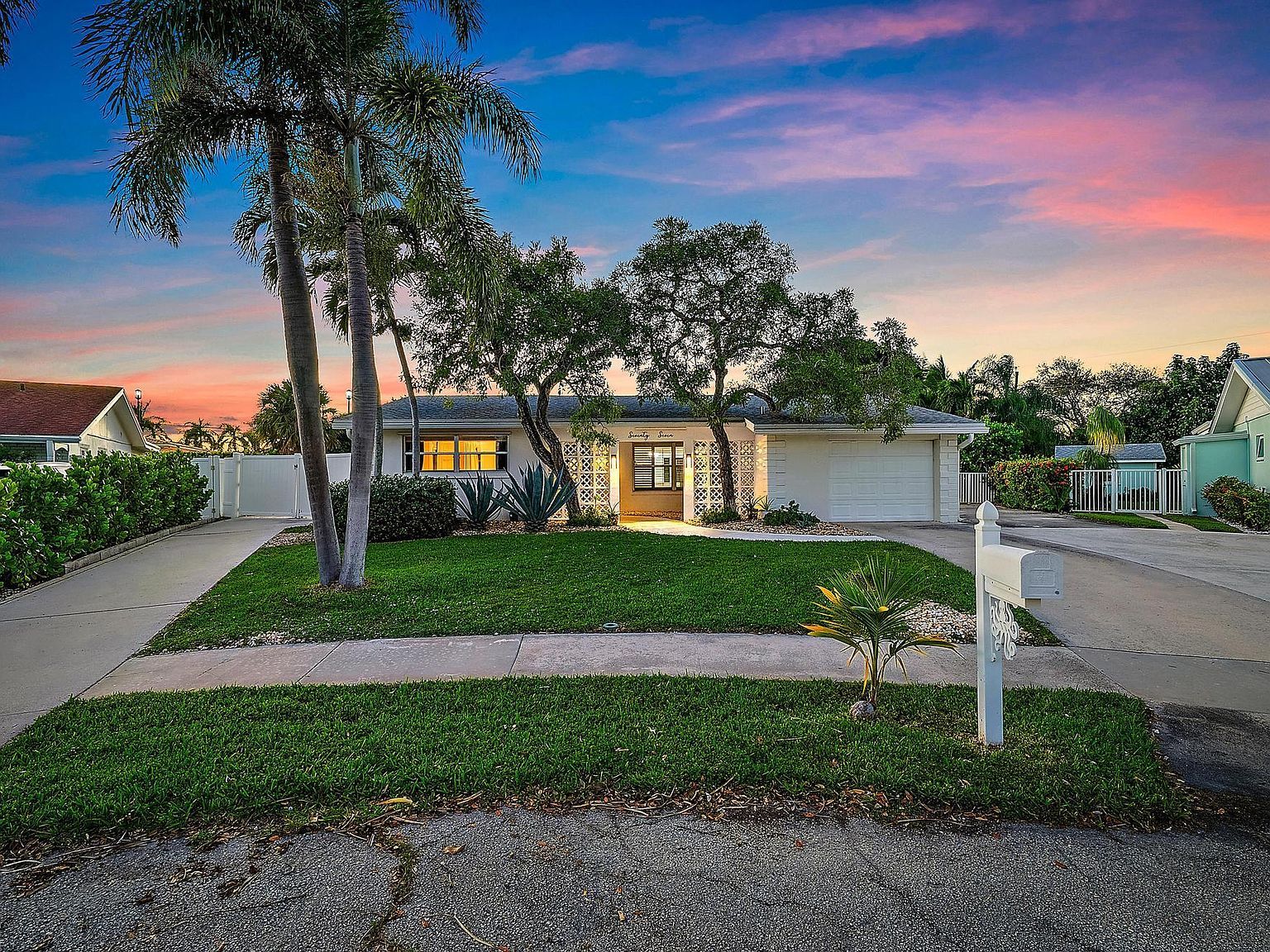 77 Holly Cir Tequesta, FL 33469 - Thumbnail 2