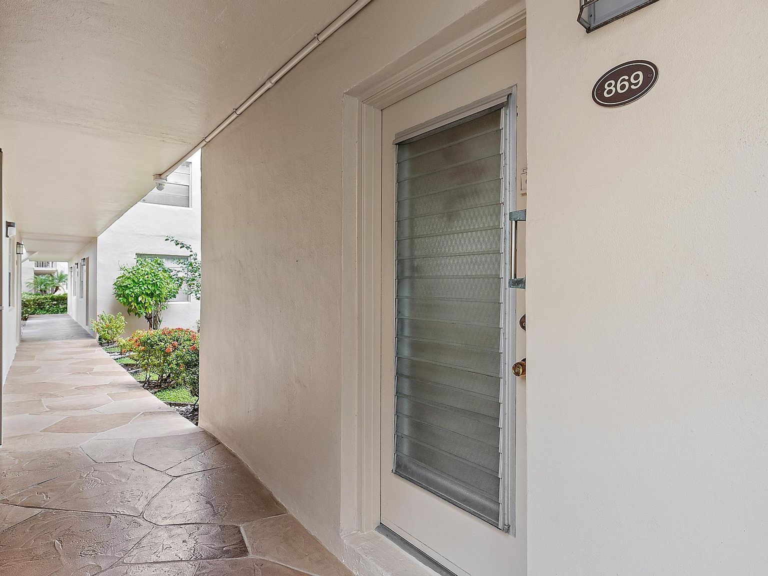 869 Flanders S Delray Beach, FL 33484 - Thumbnail 2