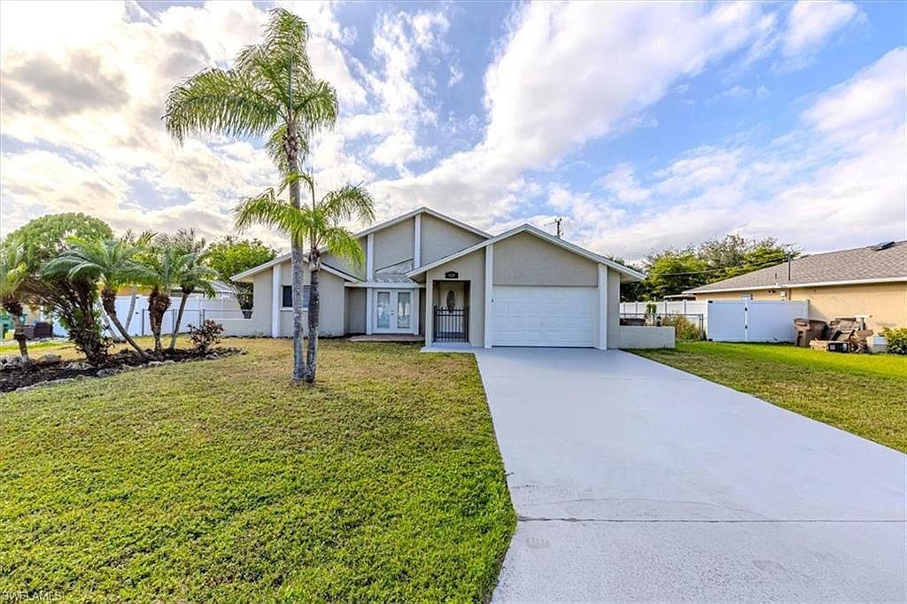 620 SE 11th Ave Cape Coral, FL 33990 - Thumbnail 2