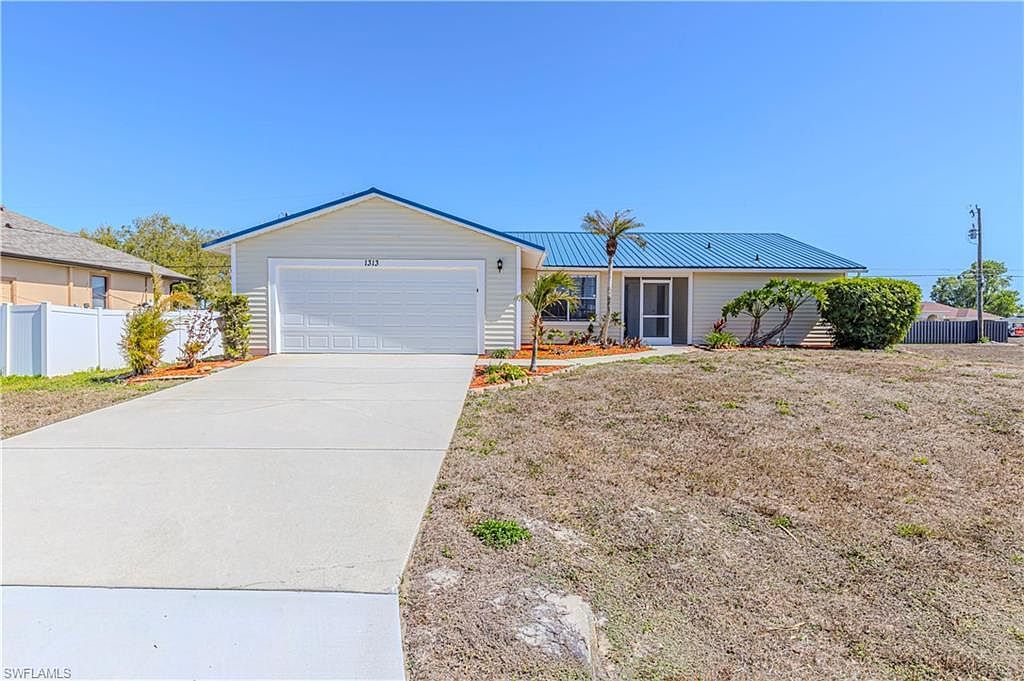 1313 NE 12th Pl Cape Coral, FL 33909 - Thumbnail 2