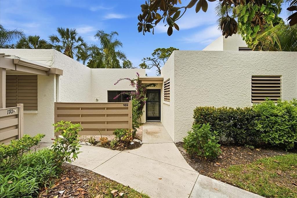 169 Pinehurst Dr #169 Bradenton, FL 34210  | Condominium