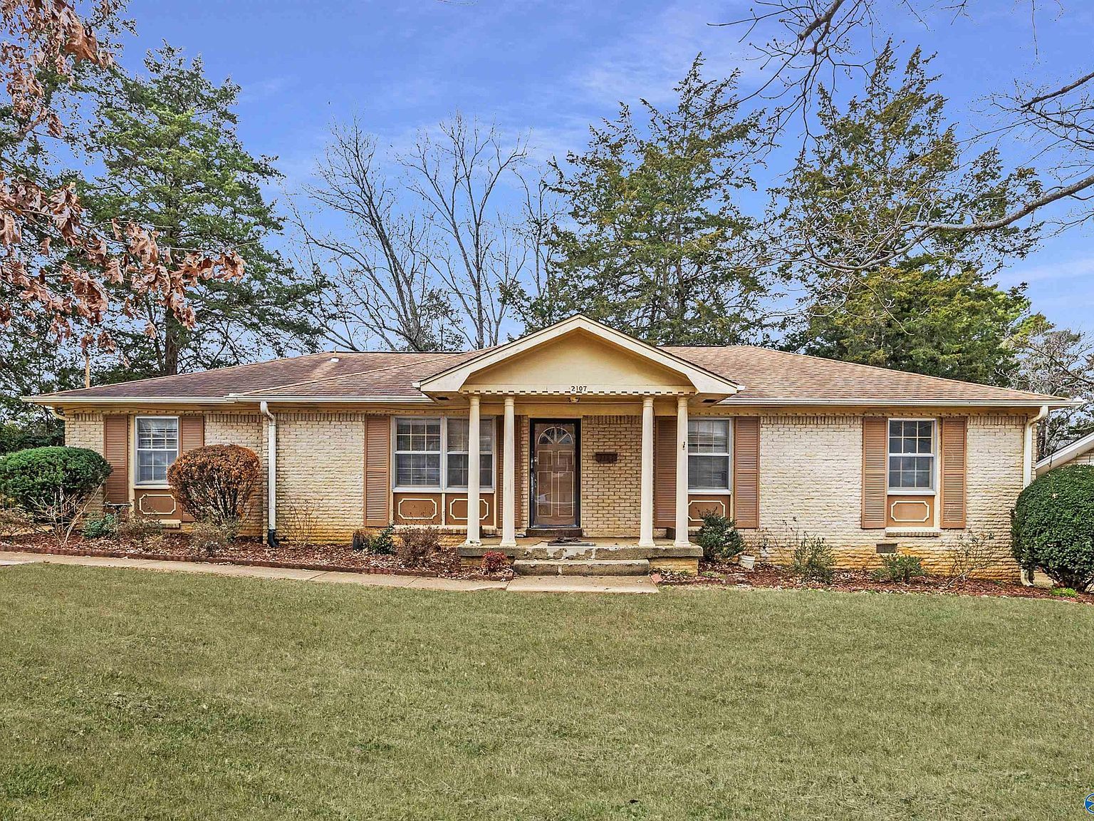 2107 Rodgers Dr NE Huntsville, AL 35811 - Thumbnail 2