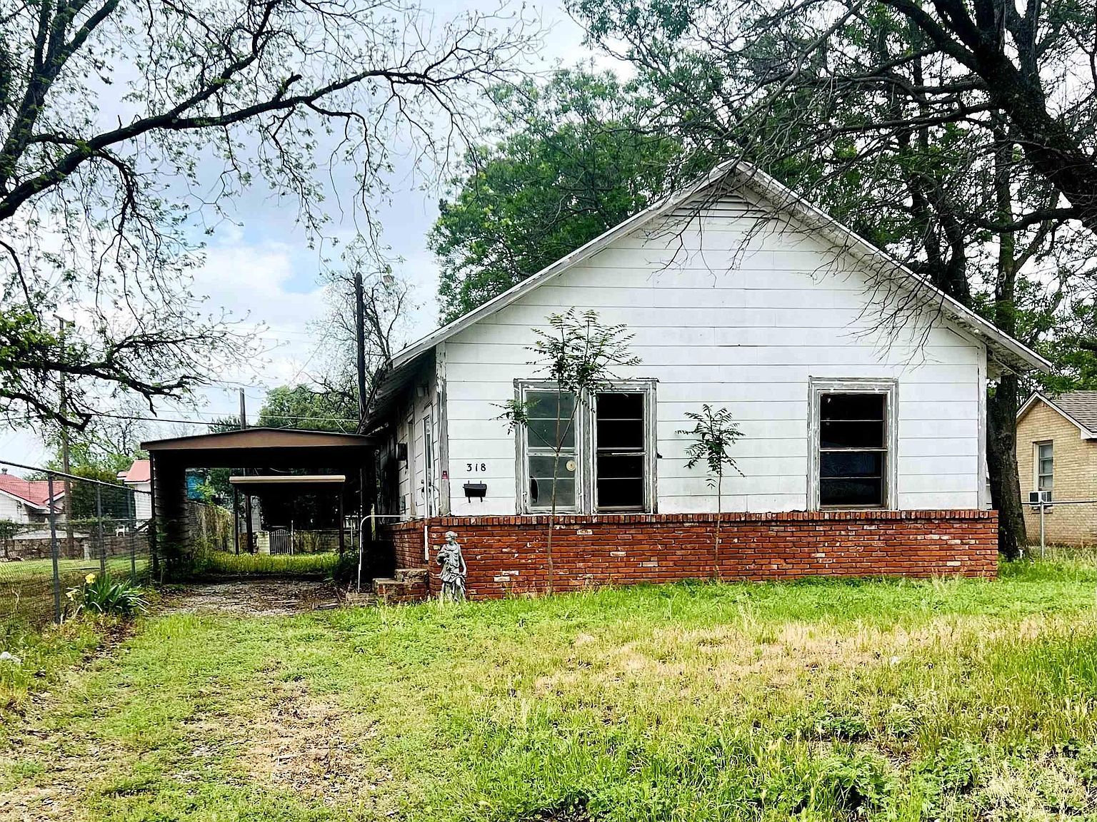 318 E 7th St Burkburnett, TX 76354  | Single Family