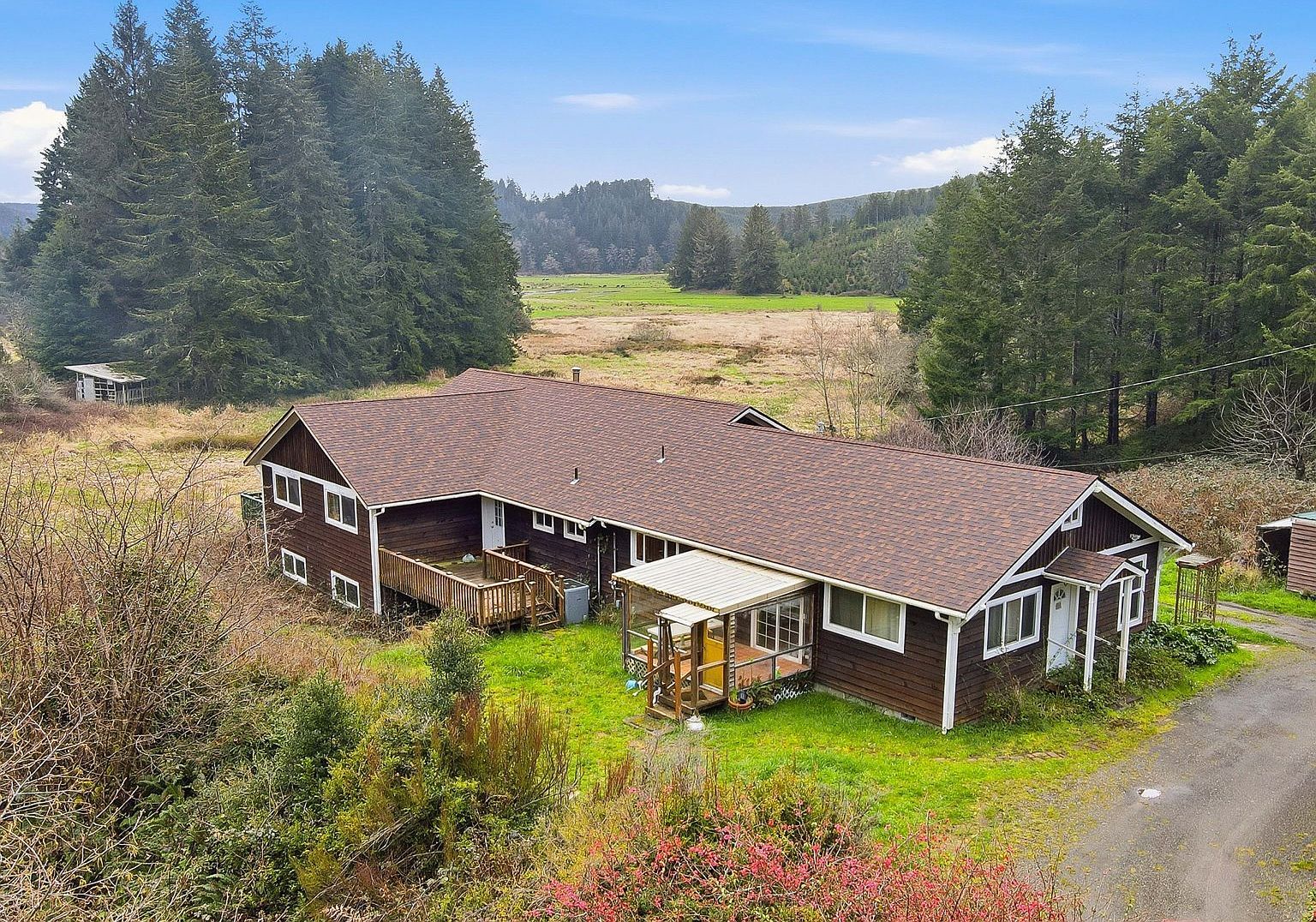 67714 N Bay Rd North Bend, OR 97459, 97459