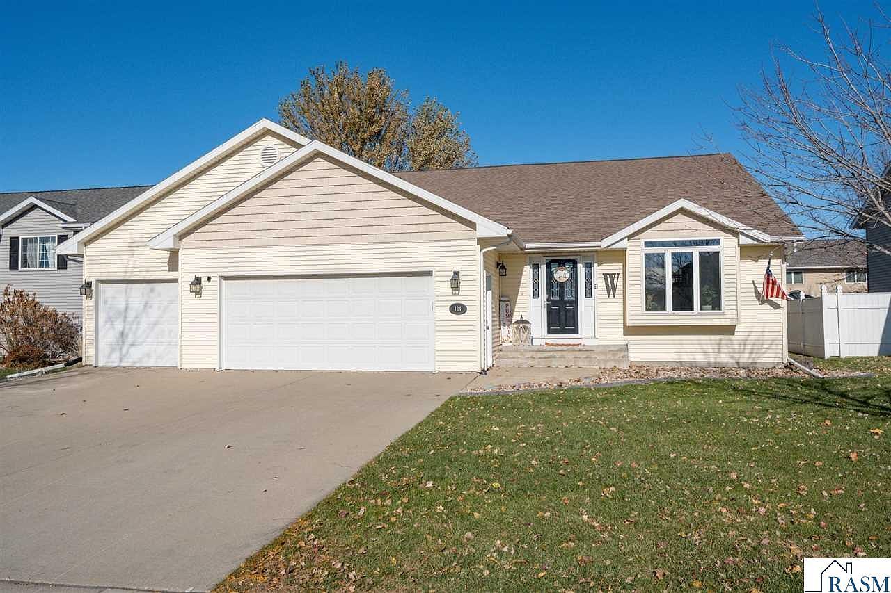 124 Lynx Ln Mankato, MN 56001 - Thumbnail 2