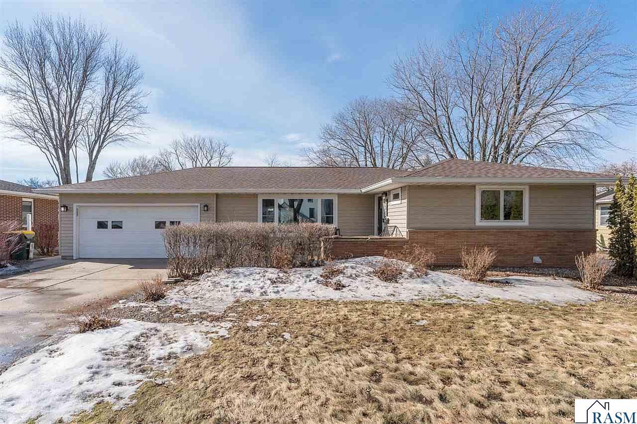 235 Drew Ave NE Madelia, MN 56062 - Thumbnail 2