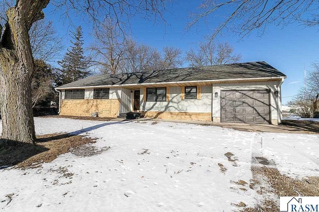 1458 Lookout Dr North Mankato, MN 56003  | Single Family