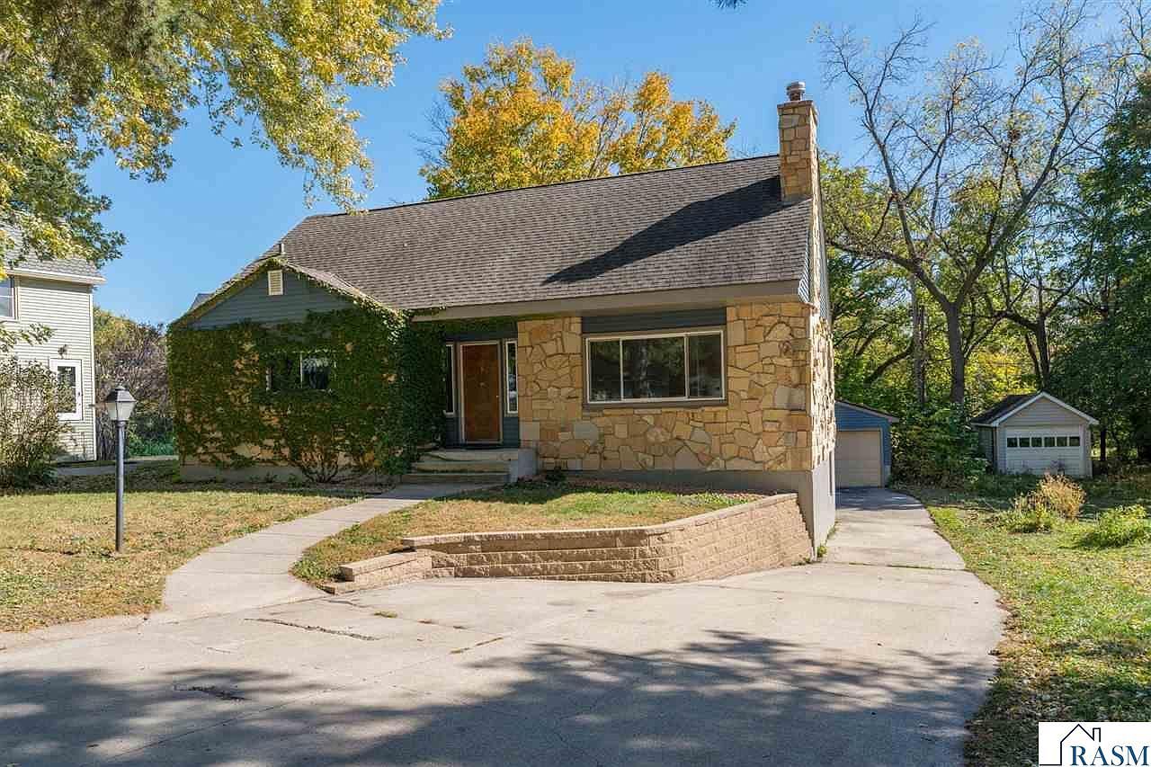 7 Dellview Ln Mankato, MN 56001  | Single Family