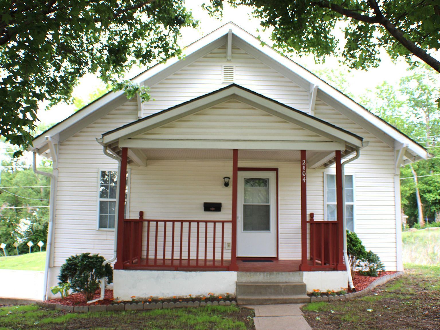 2504 SW Central Park Ave Topeka, KS 66611  | Single Family
