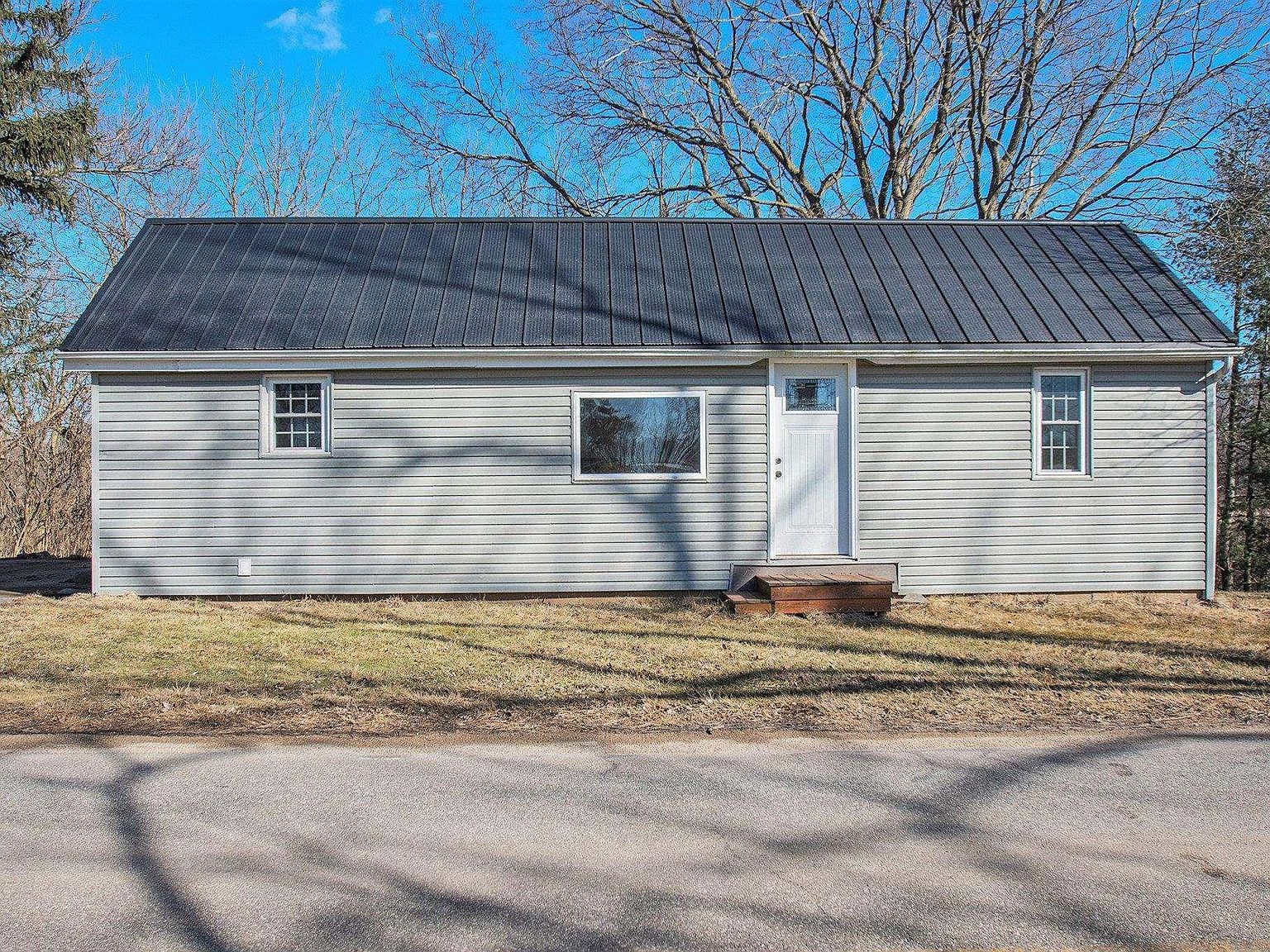 1304 Zollinger Rd Goshen, IN 46528 - Thumbnail 2