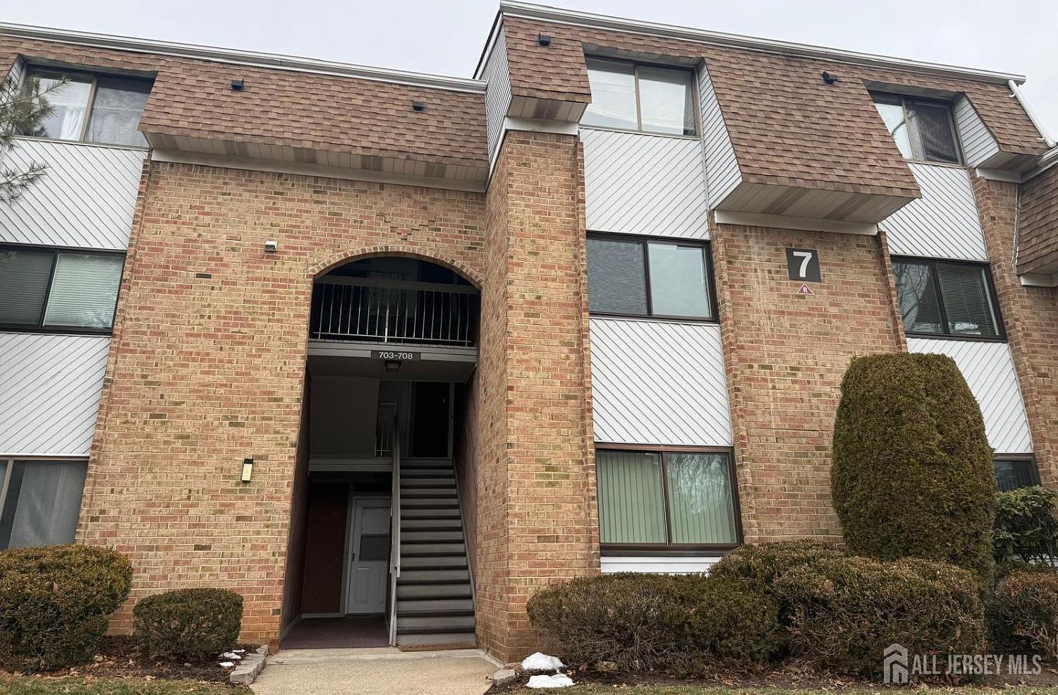 707 Edison Glen Ter Edison, NJ 08837 - Thumbnail 2