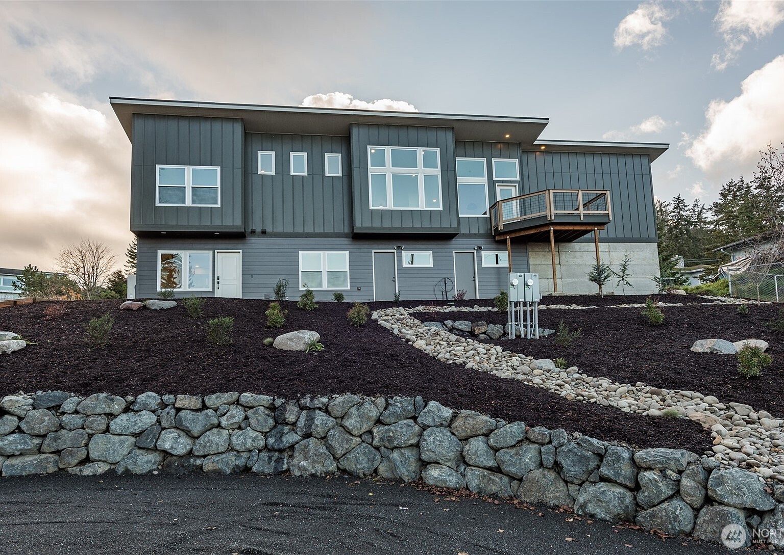 1317 E 5th St Port Angeles, WA 98362 - Thumbnail 2