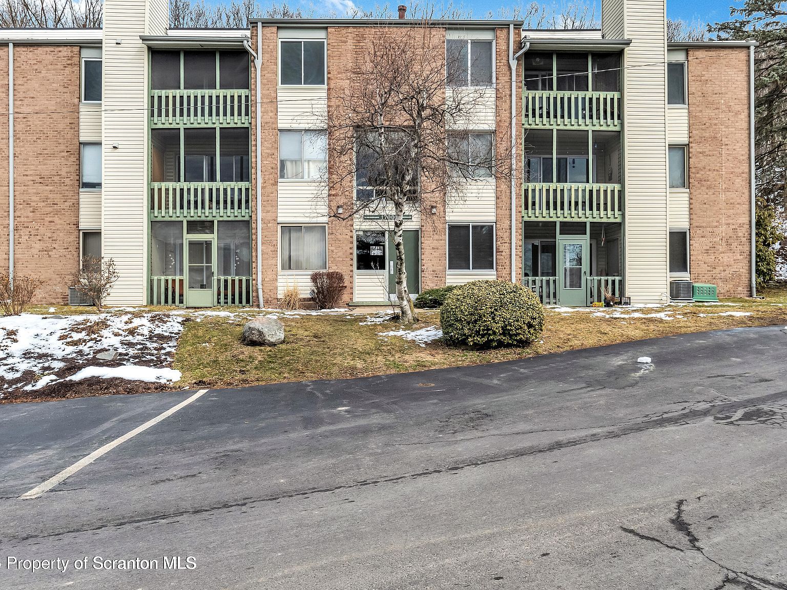 1712 Summit Pointe Scranton, PA 18508 - Thumbnail 2