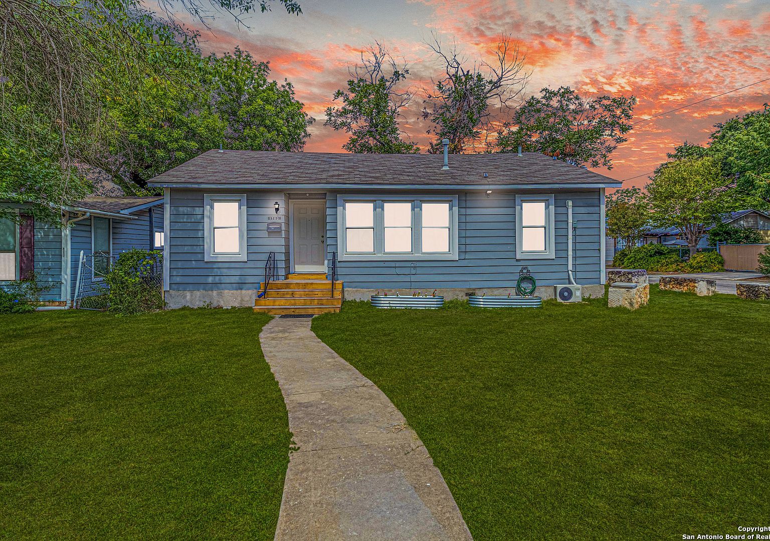 1703 Texas Ave San Antonio, TX 78201 - Thumbnail 2