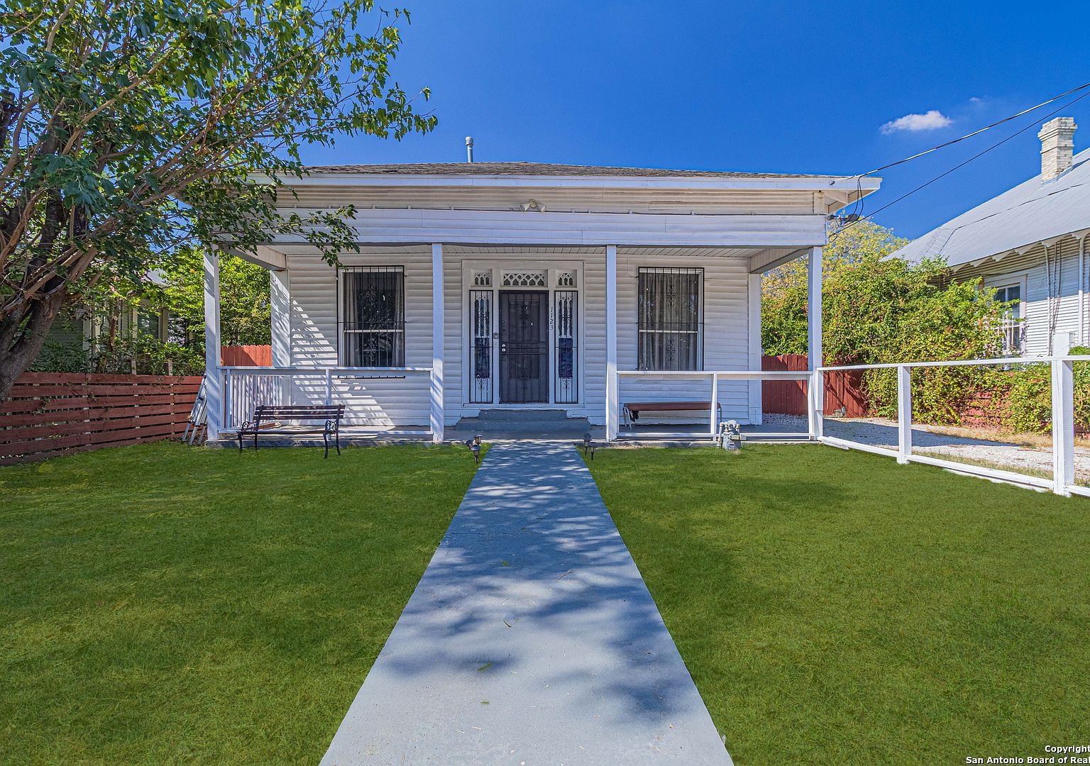 1123 S Hackberry St San Antonio, TX 78210 - Thumbnail 2