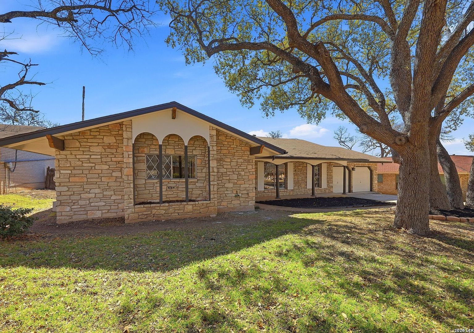 110 De Soto Dr Universal City, TX 78148 - Thumbnail 2