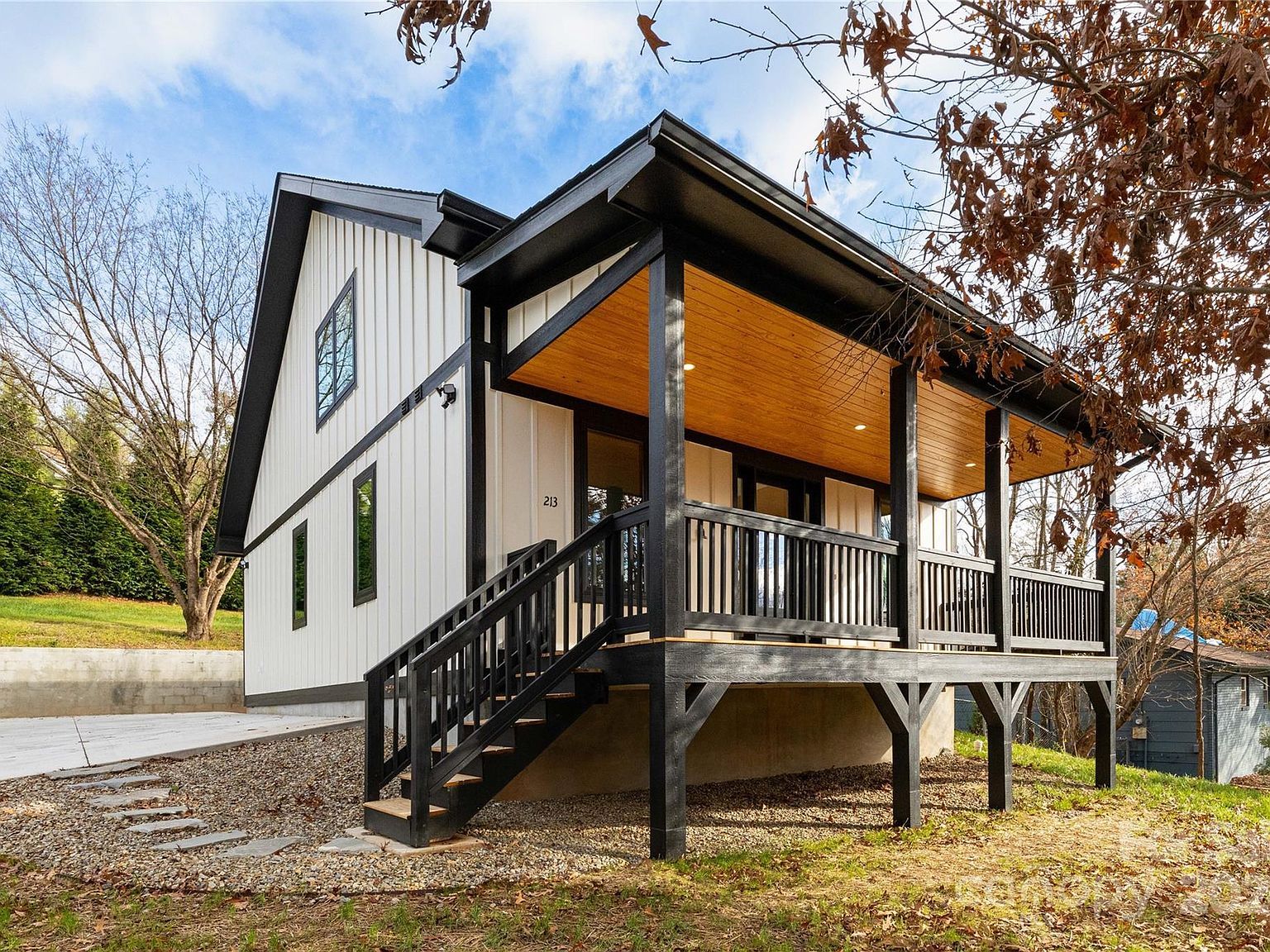 213 New Stock Rd Asheville, NC 28804 - Thumbnail 2