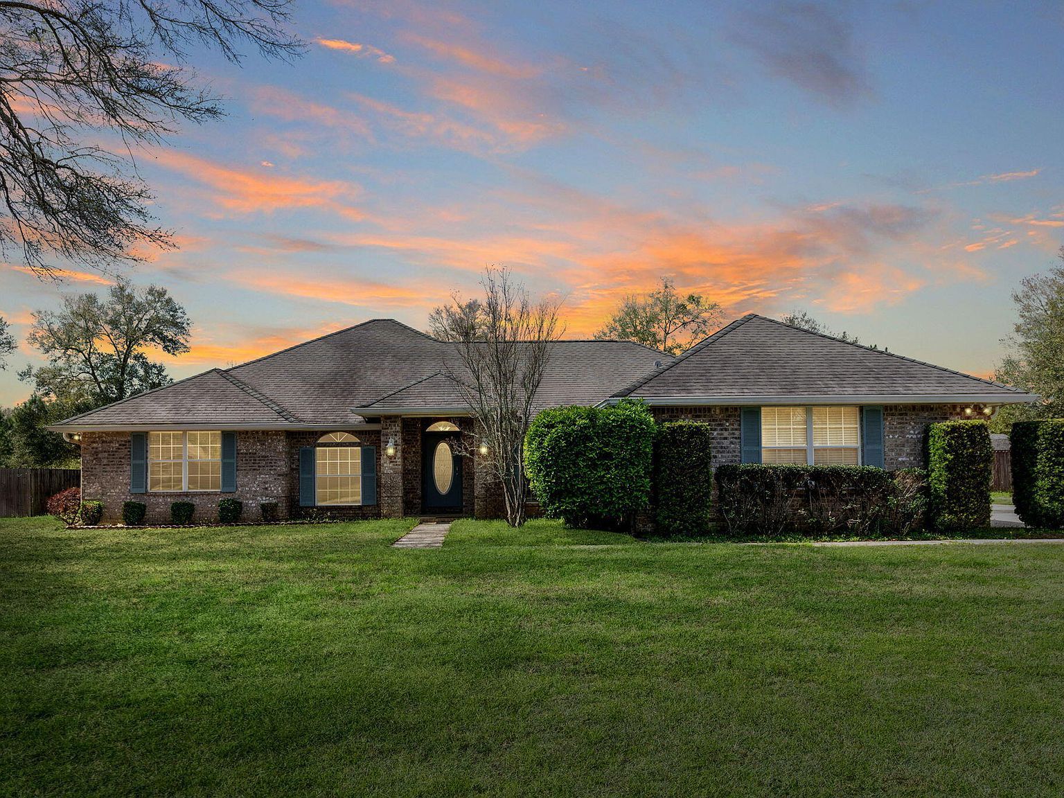 9137 Iron Gate Blvd Milton, FL 32570 - Thumbnail 2