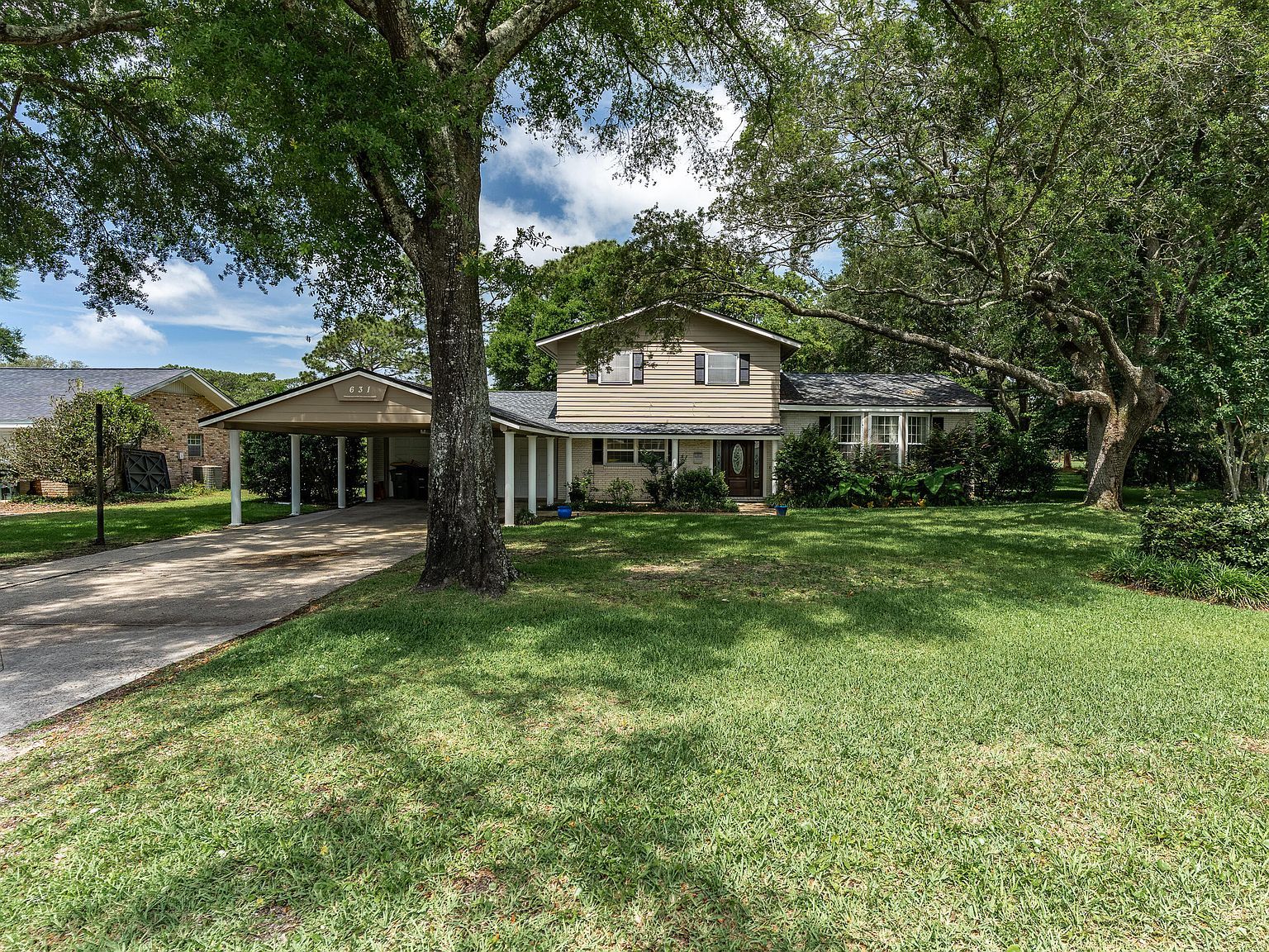 631 Country Club Ave NE Fort Walton Beach, FL 32547 - Thumbnail 2