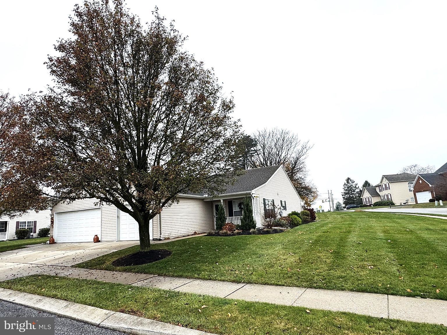 6746 Seneca Ridge Dr York, PA 17403 - Thumbnail 2