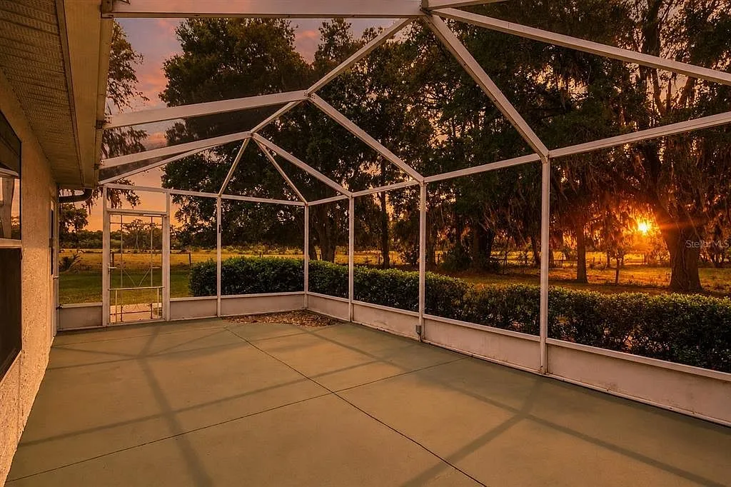 2993 Poplar Ave Leesburg, FL 34748, 34748