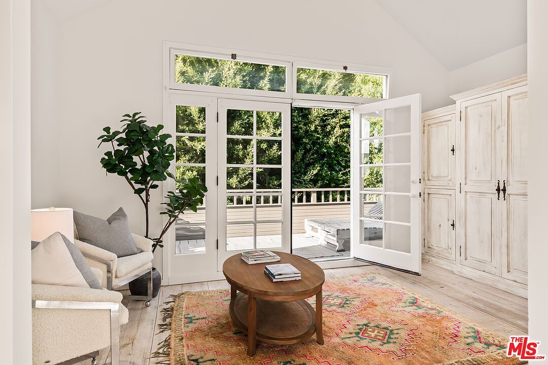 46 Wavecrest Ave Venice, CA 90291 - Thumbnail 2