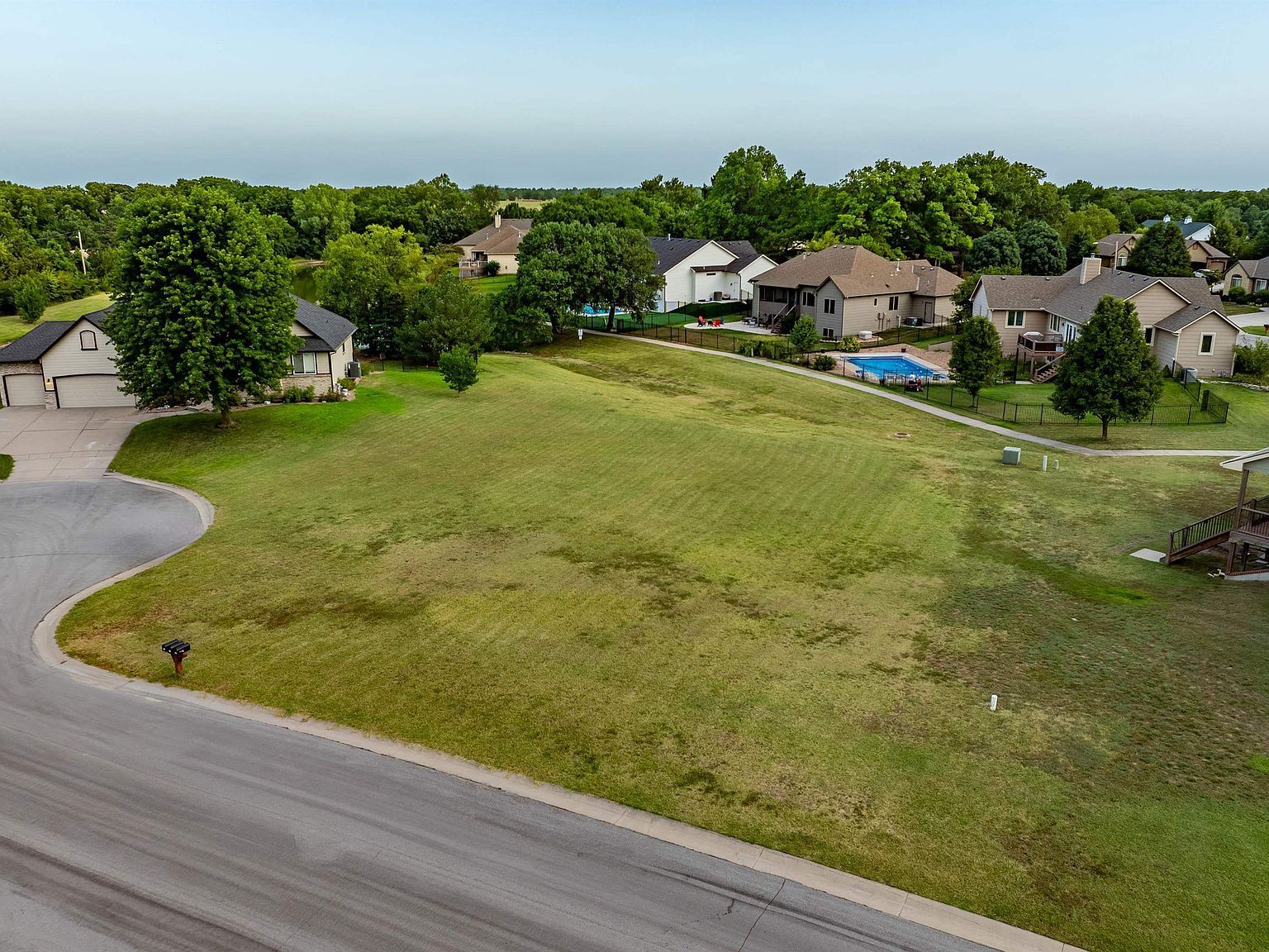 607 E Aspen Creek Ct Andover, KS 67002 - Thumbnail 2