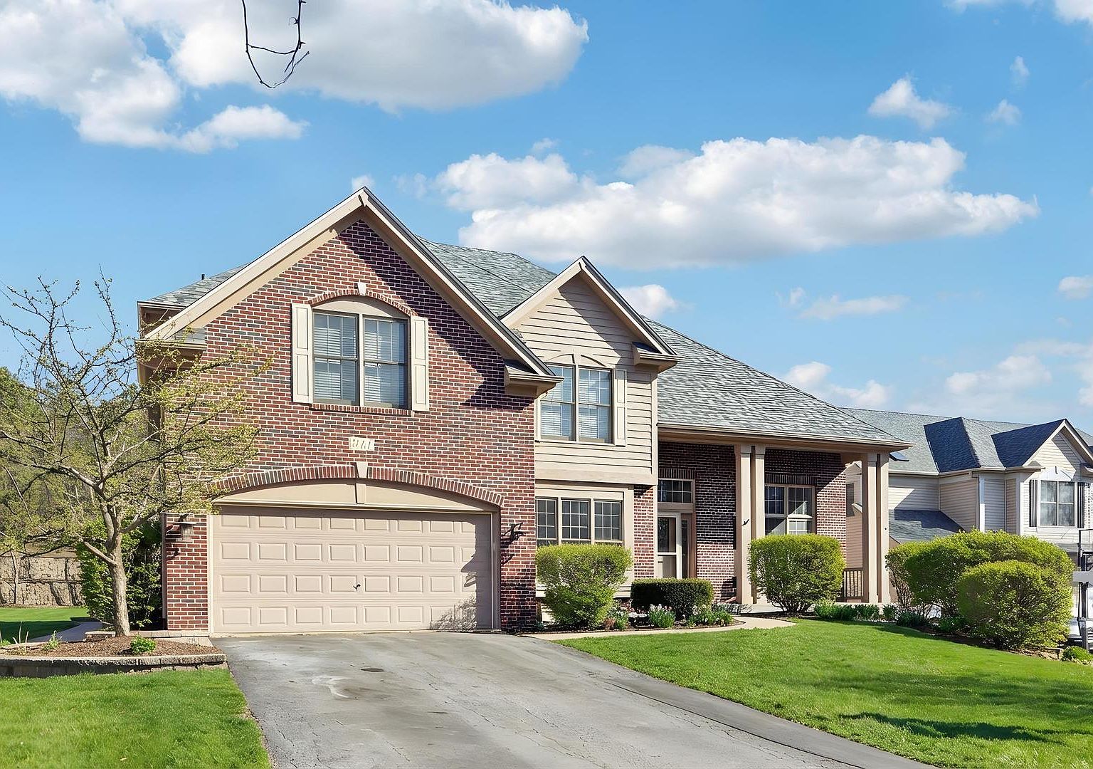 911 Tipperary St Gilberts, IL 60136 - Thumbnail 2