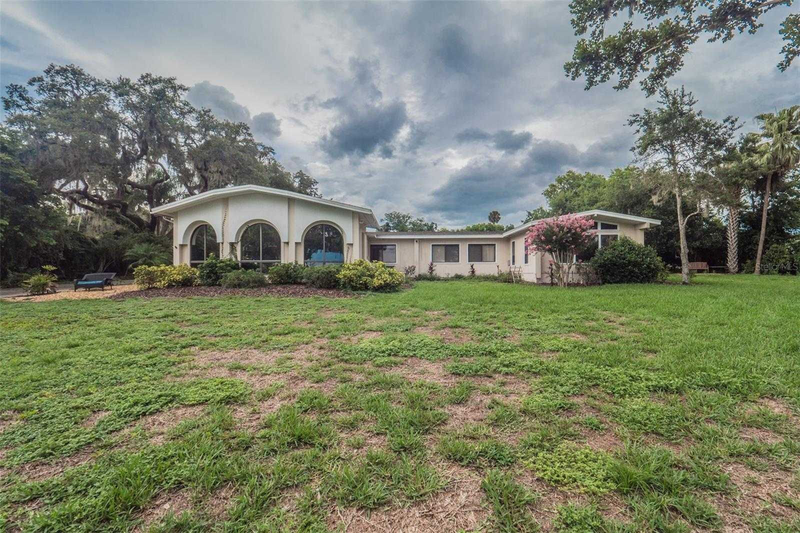 9285 Silver Lake Drive, Leesburg, FL, USA, 34788  | Single Family