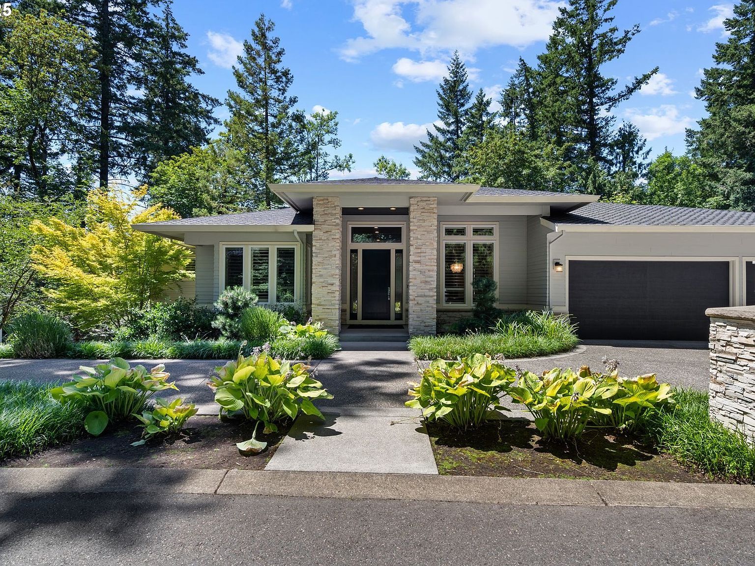 3425 SW 57th Ave Portland, OR 97221 - Thumbnail 2