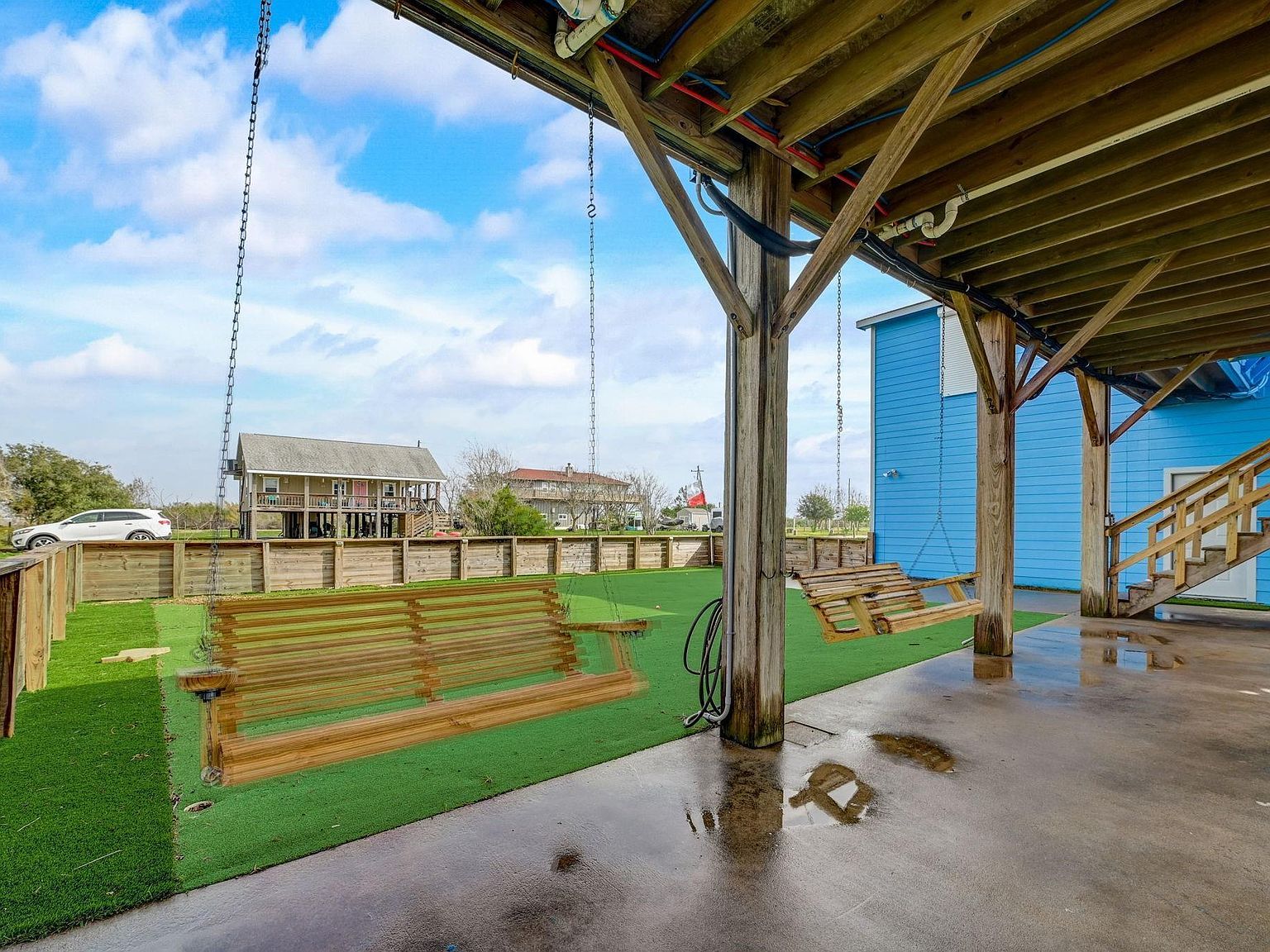 1321 Melody Ln Crystal Beach, TX 77650 - Thumbnail 2