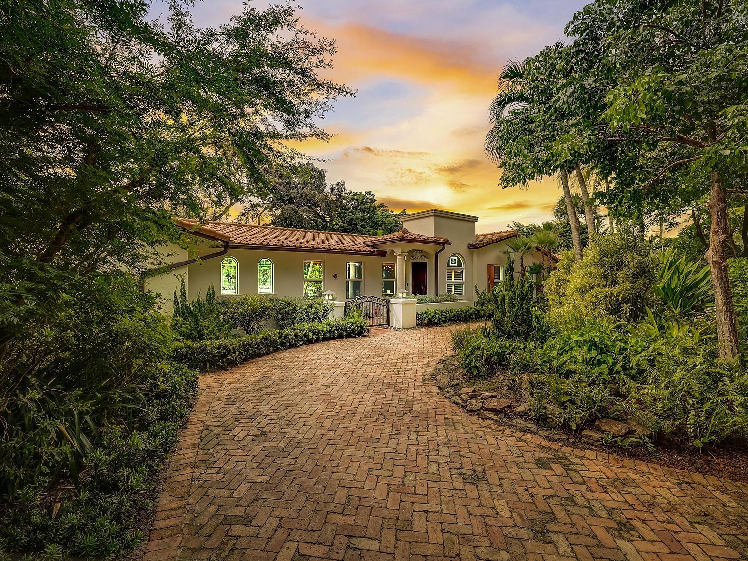 898 Azalea St Boca Raton, FL 33486 - Thumbnail 2