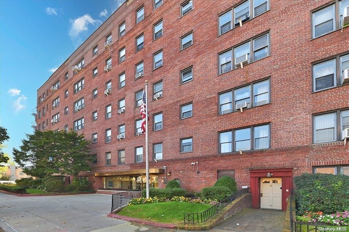 143-50 Hoover Ave APT 219 Jamaica, NY 11435 - Thumbnail 2