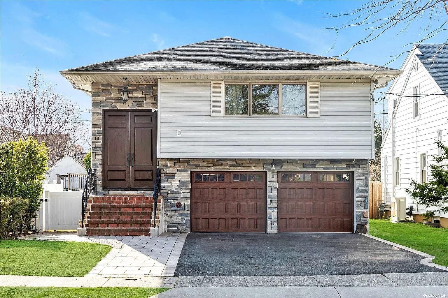 18 Cumberland St Rockville Centre, NY 11570 - Thumbnail 2