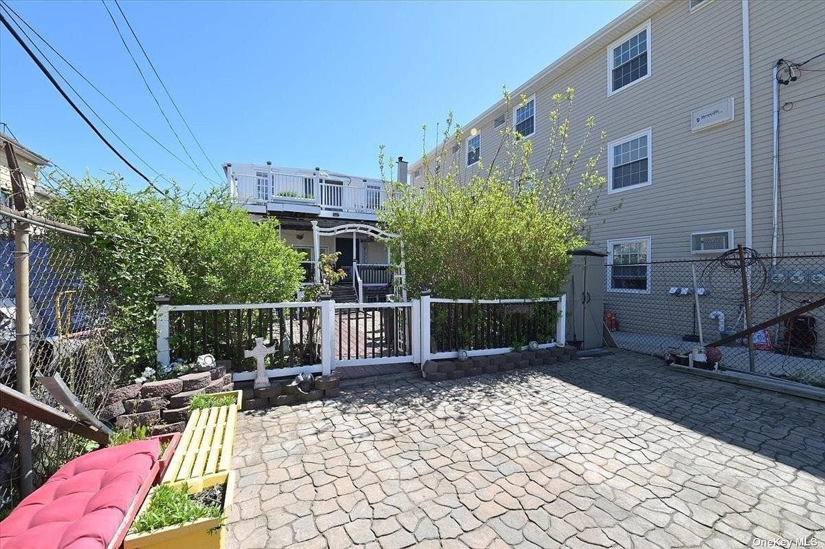 444 Underhill Ave Bronx, NY 10473 - Thumbnail 2