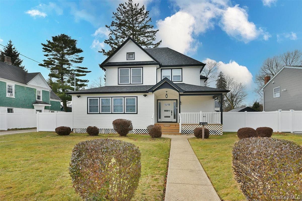 115 N Bergen Pl Freeport, NY 11520 - Thumbnail 2