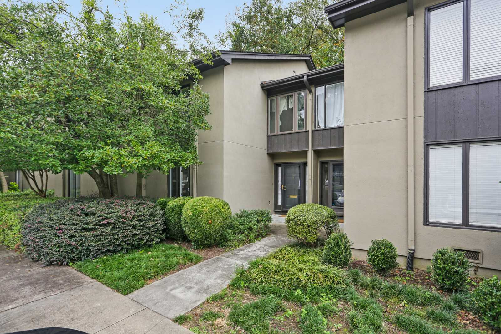 16 Ivy Ridge NE, Atlanta, GA, USA, 30342 - Thumbnail 2