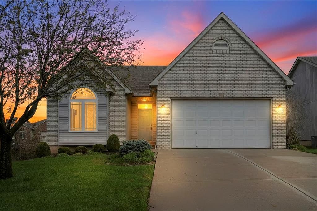 11236 N Randolph Ave Kansas City, MO 64157  | Single Family