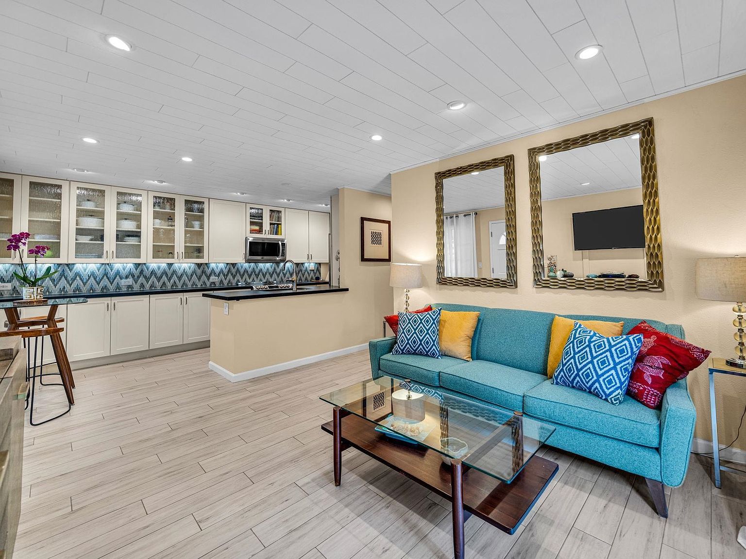 160 Keonekai Rd APT 8-103 Kihei, HI 96753 - Thumbnail 2