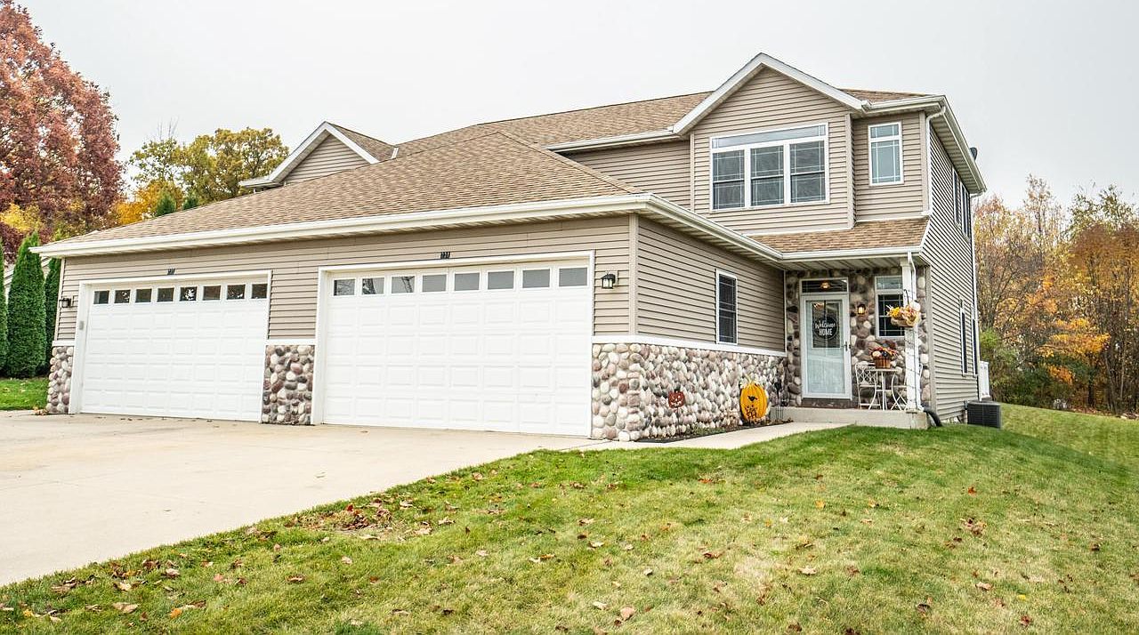 231 Nordic Ln Slinger, WI 53086 - Thumbnail 2