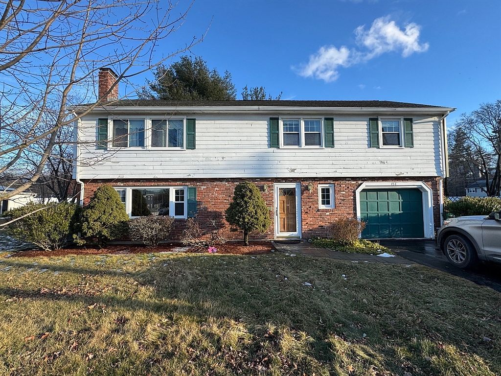 454 Lexington St Woburn, MA 01801 - Thumbnail 2