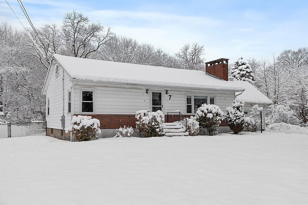 7 Lindsay Rd Billerica, MA 01821 - Thumbnail 2