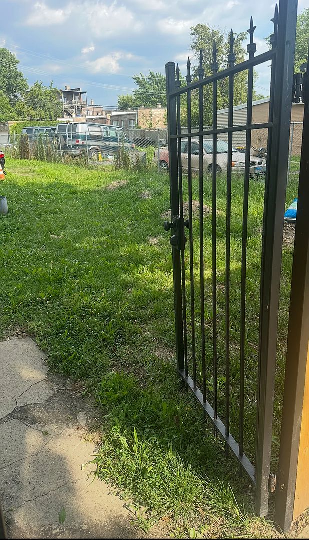 847 N Homan Ave Chicago, IL 60651 - Thumbnail 2