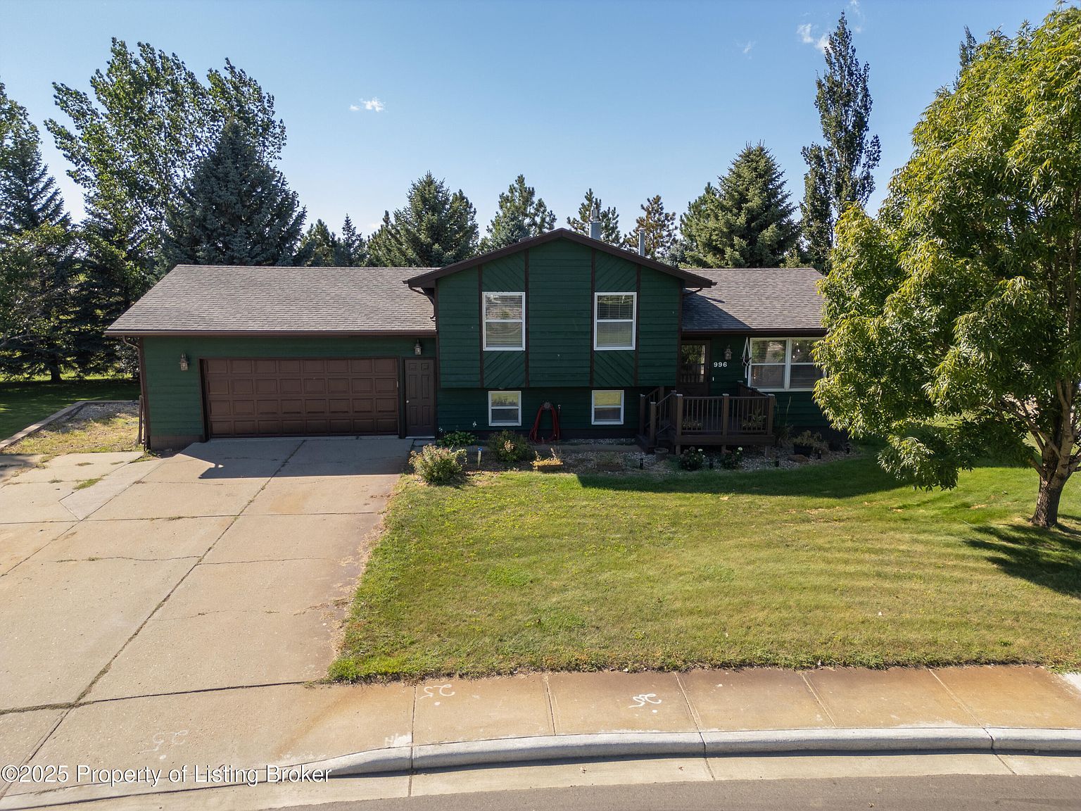 996 Heart Dr Dickinson, ND 58601 - Thumbnail 2