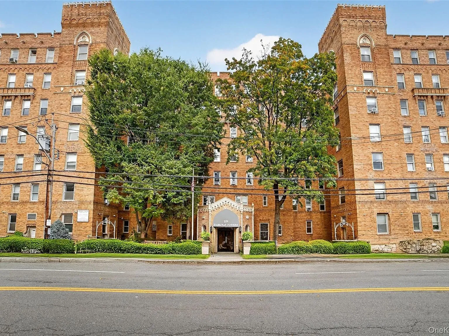 219 Bronx River Rd #2L Yonkers, NY 10704, 10704